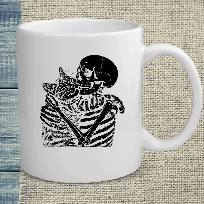 Skelett mit Katze - Tasse