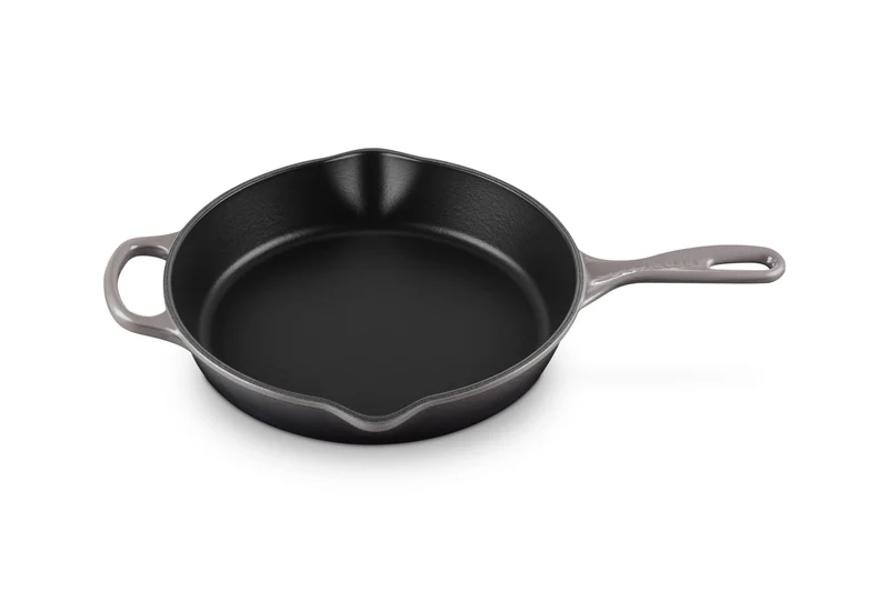 LE CREUSET Signature Hohe Brat- und Servierpfanne aus Gusseisen, für alle Herdarten und Backöfen, 26