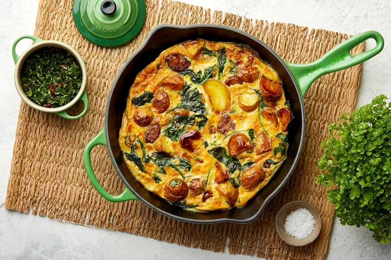 Le Creuset Signature Hohe Brat- und Servierpfanne aus Gusseisen, für alle Herdarten und Backöfen, 26