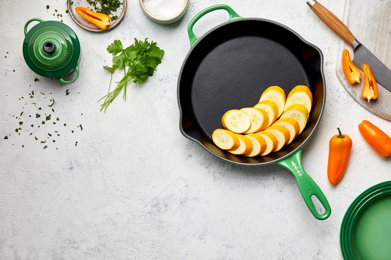 Le Creuset Signature Hohe Brat- und Servierpfanne aus Gusseisen, für alle Herdarten und Backöfen, 26