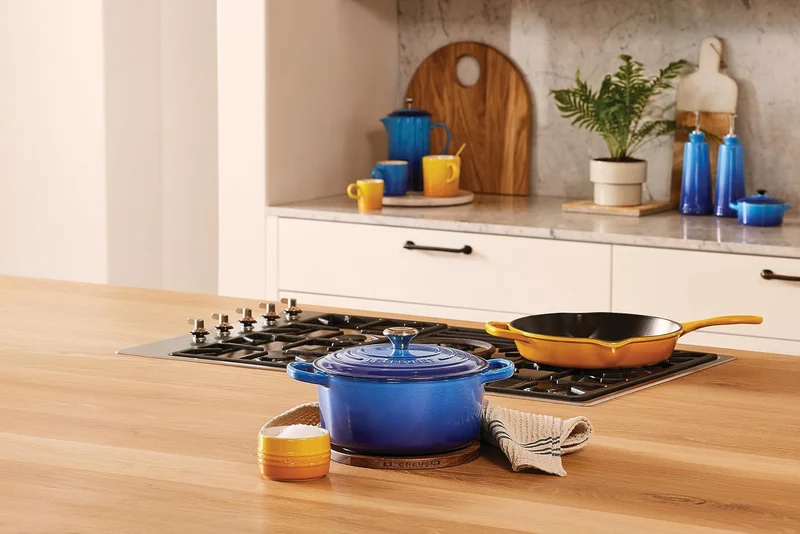 LE CREUSET Signature Hohe Brat- und Servierpfanne aus Gusseisen, für alle Herdarten und Backöfen, 26