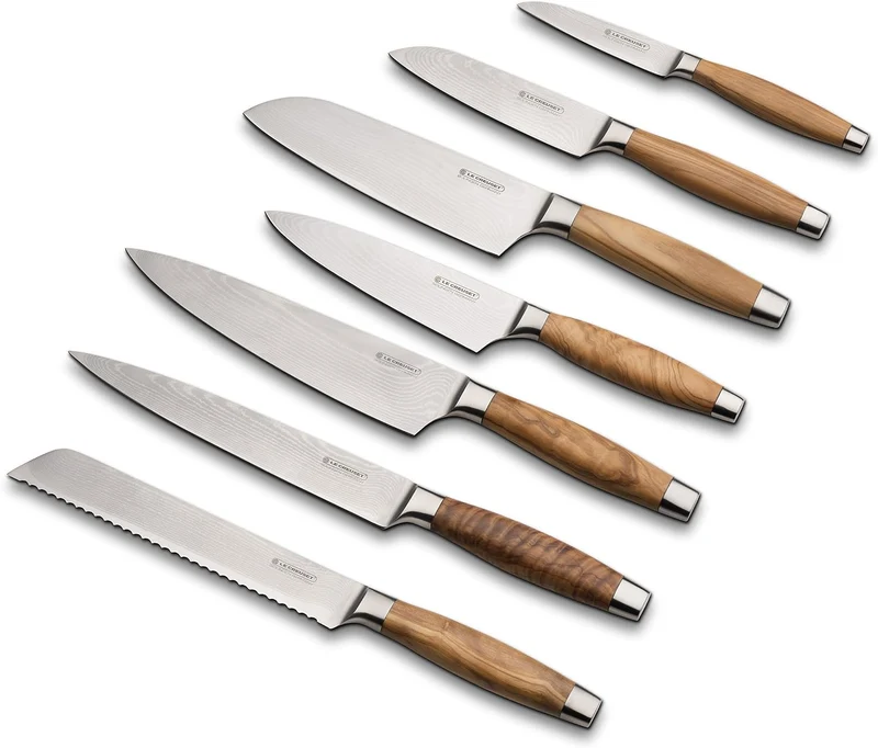 Le Creuset Santoku Messer, 18 cm Damaststahlklinge mit VG10 Kern und glattem Schliff, Olivenholzgrif