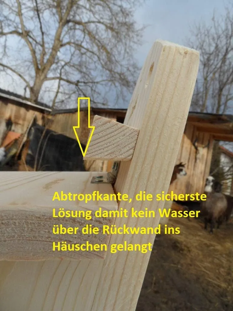 Komplett zusammengebautes, massives, stabiles Eichhörnchen Futterhaus Futterstation Made in Germany