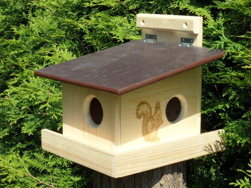 Eichhörnchenfutterhaus Nistkasten Eichhörnchenkobel, von Hand gefertigt im Bayerischen Wald XXXL