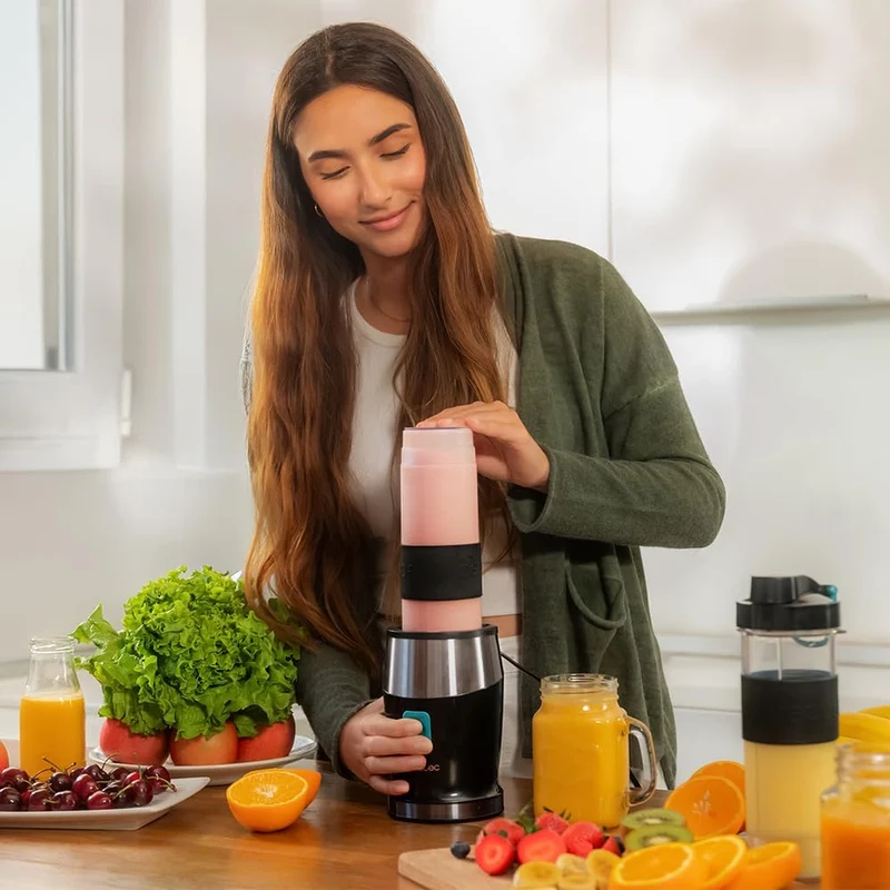 Cecotec Tragbarer Standmixer Smoothies Power Titanium 900 ProGo, 900W, Inklusive 2 Tragbare Becher à