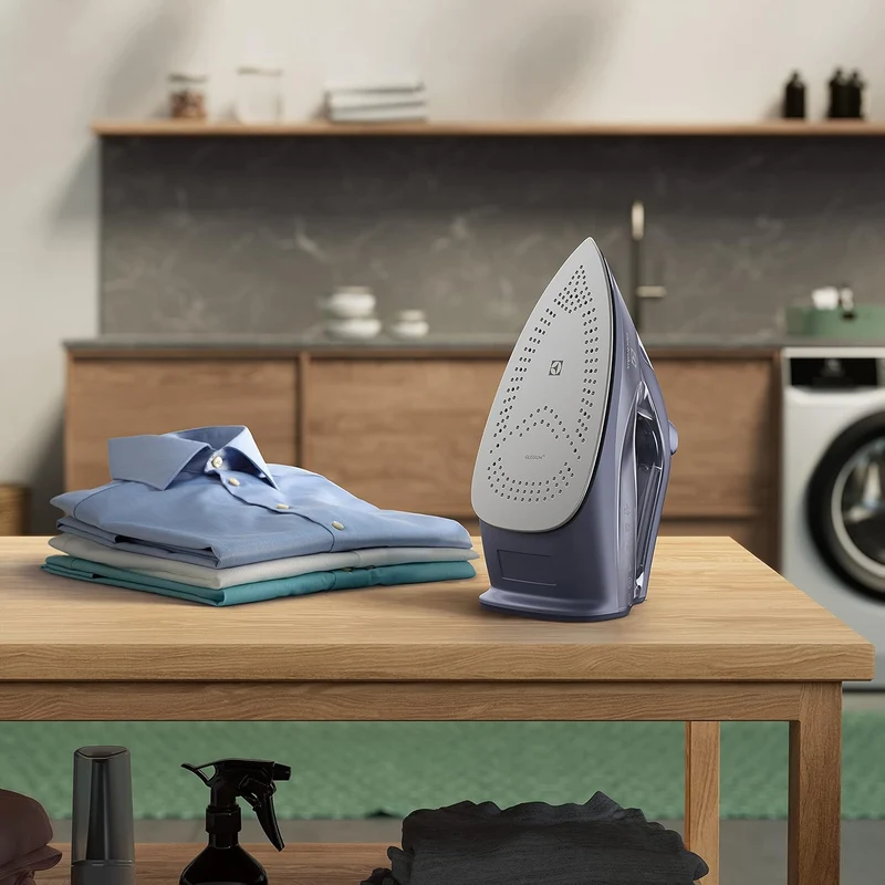 Electrolux Refine Bügeleisen 600 Modell E6SI1-4MN, Dampfbügeleisen mit 3-Positions-automatische Absc