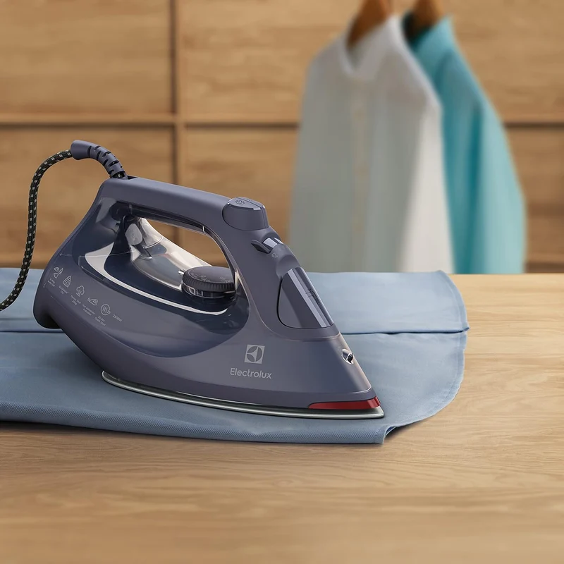 Electrolux Refine Bügeleisen 600 Modell E6SI1-4MN, Dampfbügeleisen mit 3-Positions-automatische Absc