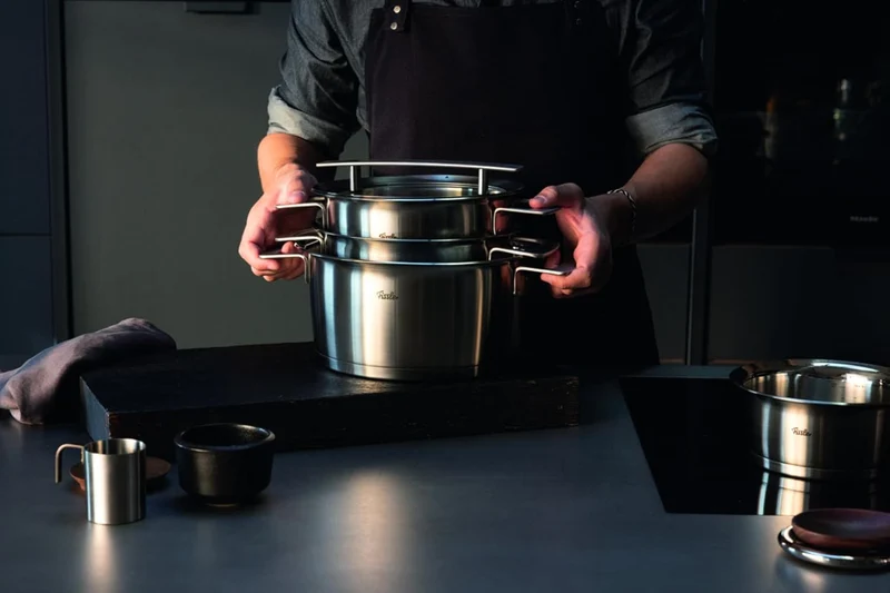 Fissler Phi Collection Bratentopf (24 cm, 3,9 L) mit Glasdeckel – grosser Edelstahl-Bratentopf, indu
