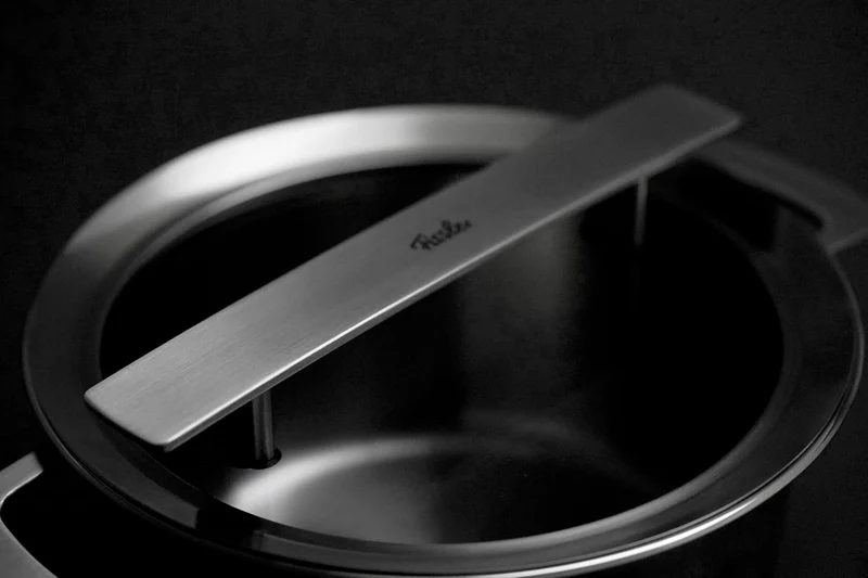 Fissler Phi Collection Bratentopf (24 cm, 3,9 L) mit Glasdeckel – grosser Edelstahl-Bratentopf, indu