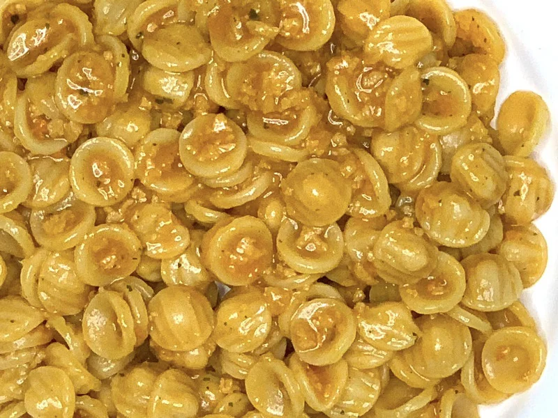 Orecchiette mit veganer Bolognese-Sauce, kochfertige italienische Pasta - One Pot