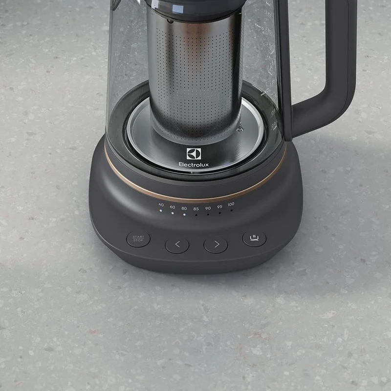 Electrolux 910 003 588 E7GK1-8BP Wasserkocher, 1,7 l, Schwarz, Kupfer