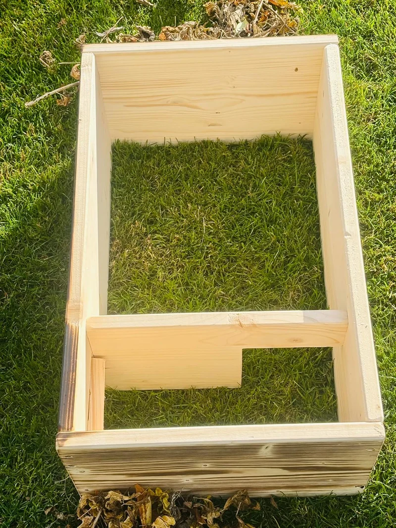 Generisch Igelhaus mit Rattenklappe, 60x40x23 cm, Geflammt mit Dachpappe und Isolierung, Handgeferti