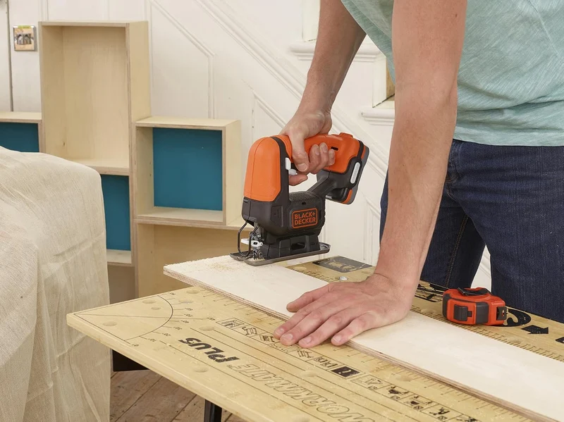 Black+Decker Akku-Stichsäge BDCJS12N (12 V, mit Sägeblasfunktion, hohe Laufruhe & vielseitig einsetz