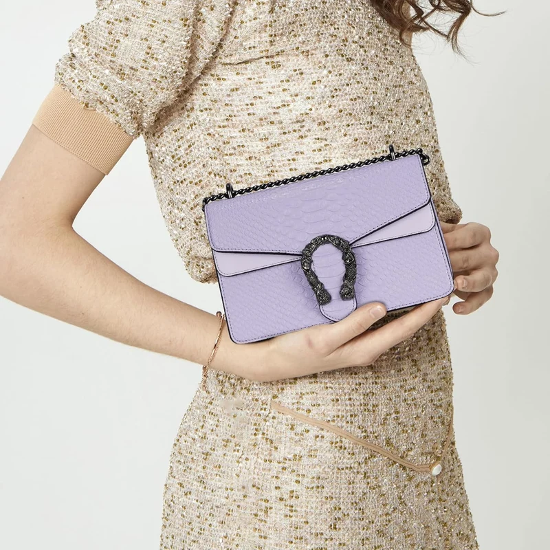Aiqudou Crossbody Handtasche und Umhängetasche für Frauen - Fashion Snake Print Kette Geldbörse Luxu