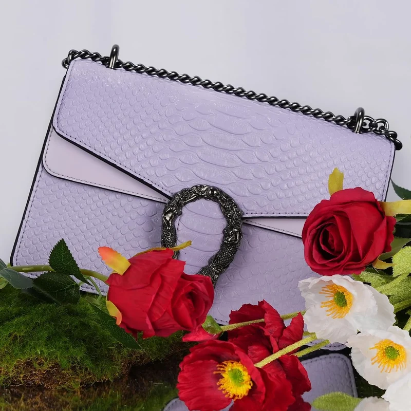 Aiqudou Crossbody Handtasche und Umhängetasche für Frauen - Fashion Snake Print Kette Geldbörse Luxu