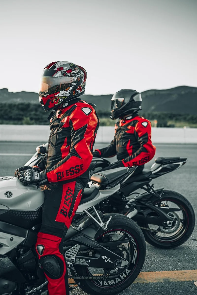 BI ESSE Motorradkombi Herren 2-teilig – Motorradanzug Leder & Textil, Jacke und Hose trennbar, verst