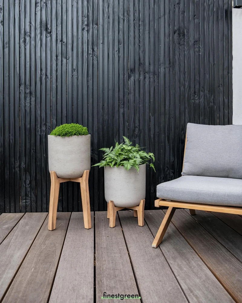 Finestgreen Charlie Feet Low | Handgefertigtes Pflanzgefäss auf Holzfüssen (L Ø:29,5 H:34,5 cm, Grau