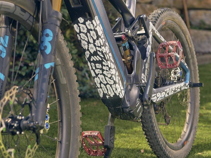 All Mountain Style AMS Rahmenschutz Full Halbdurchsichtig gegen starke Schläge – Schützt Ihr Fahrrad