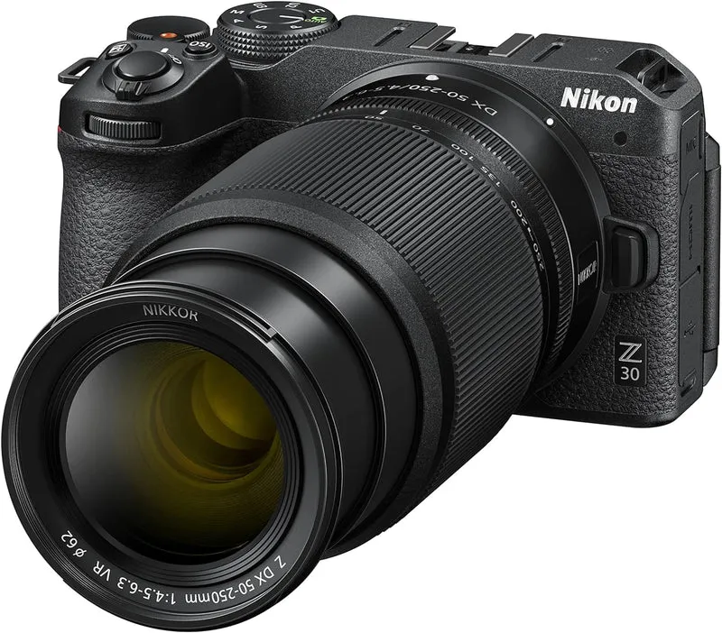 Nikon Z 30 Kit DX 16-50 mm 1:3.5-6.3 VR + DX 50-250 mm 1:4.5-6.3 VR (20,9 MP, 11 Bilder pro Sekunde,