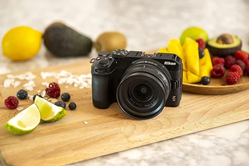 Nikon Z 30 Kit DX 16-50 mm 1:3.5-6.3 VR + DX 50-250 mm 1:4.5-6.3 VR (20,9 MP, 11 Bilder pro Sekunde,