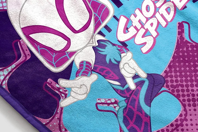 Marvel Spidey and His Amazing Friends Ghost Spider Gwen Überwurfdecke – Masse: 116,8 x 152,4 cm, Kin