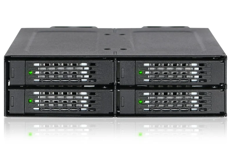 ICY DOCK 4 x U.2 / U.3 NVMe PCIe 4.0 SSD zu 4 x SlimSAS (SFF-8654) Wechselrahmen kompatibel zu Tri-M