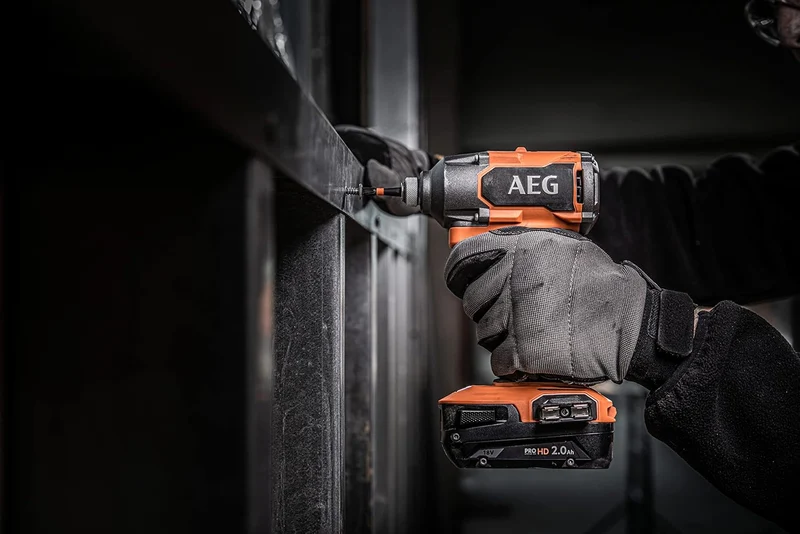 AEG 18 V Pro18V Brushless Akku-Kompakt-Schlagschrauber, BSS18C3B3-0, Drehmoment 350 Nm, ohne Akku u.