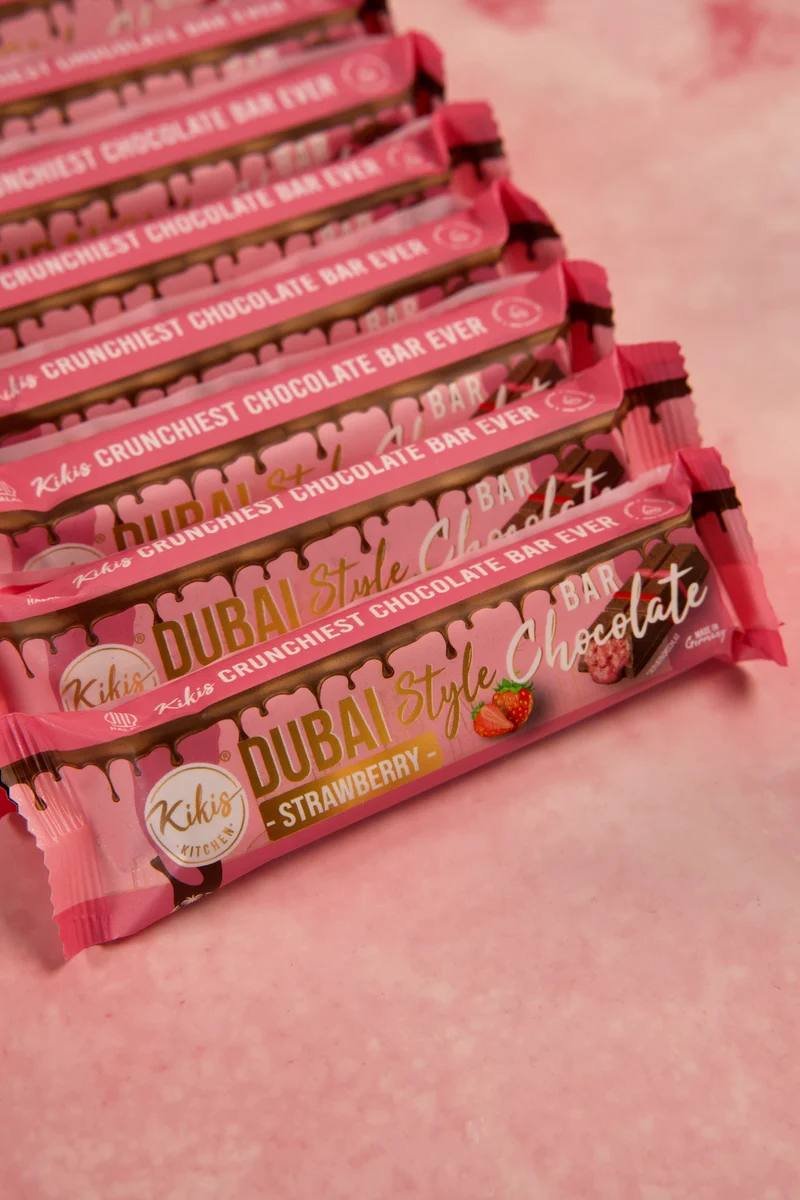 Kikis Dubai Style Bar Chocolate - Strawberry 🍫