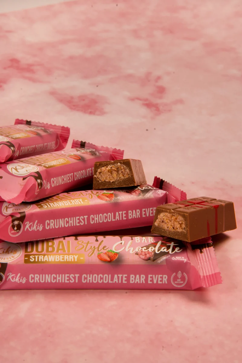Kikis Dubai Style Bar Chocolate - Strawberry 🍫