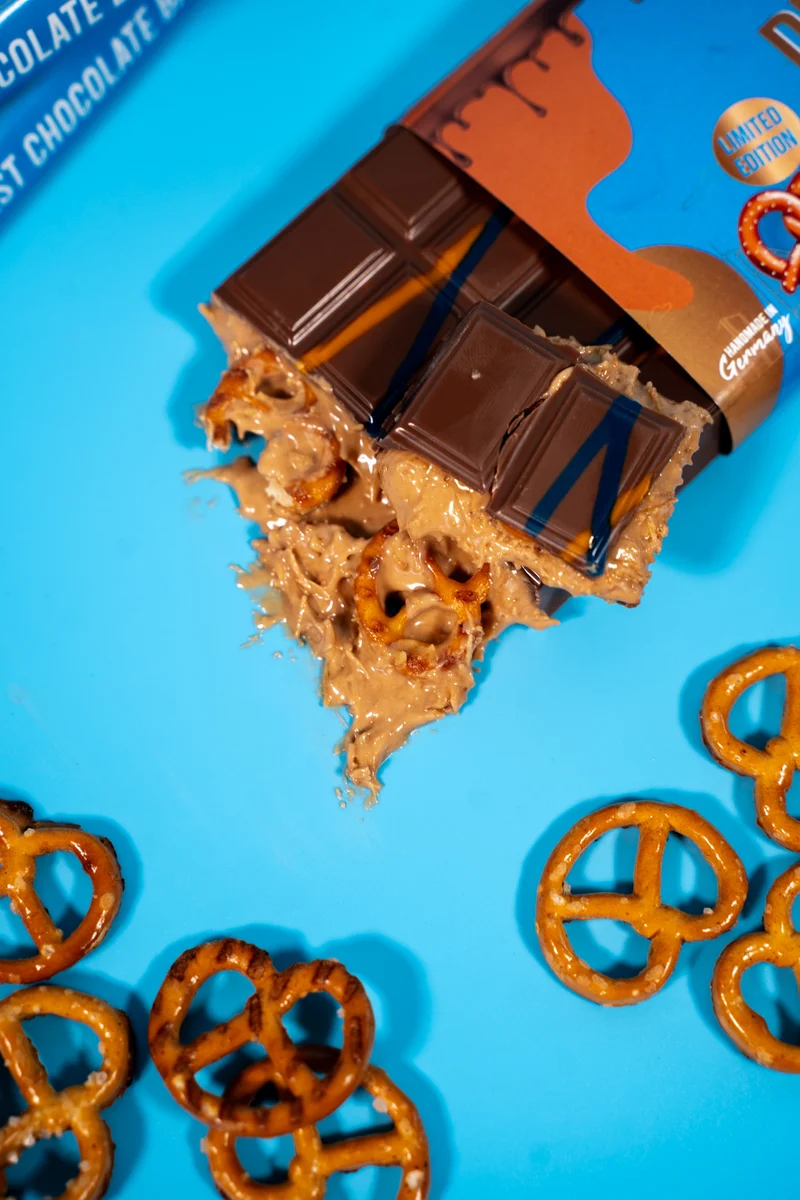 Kikis Dubai Style Chocolate - Caramel Pretzel 🍫