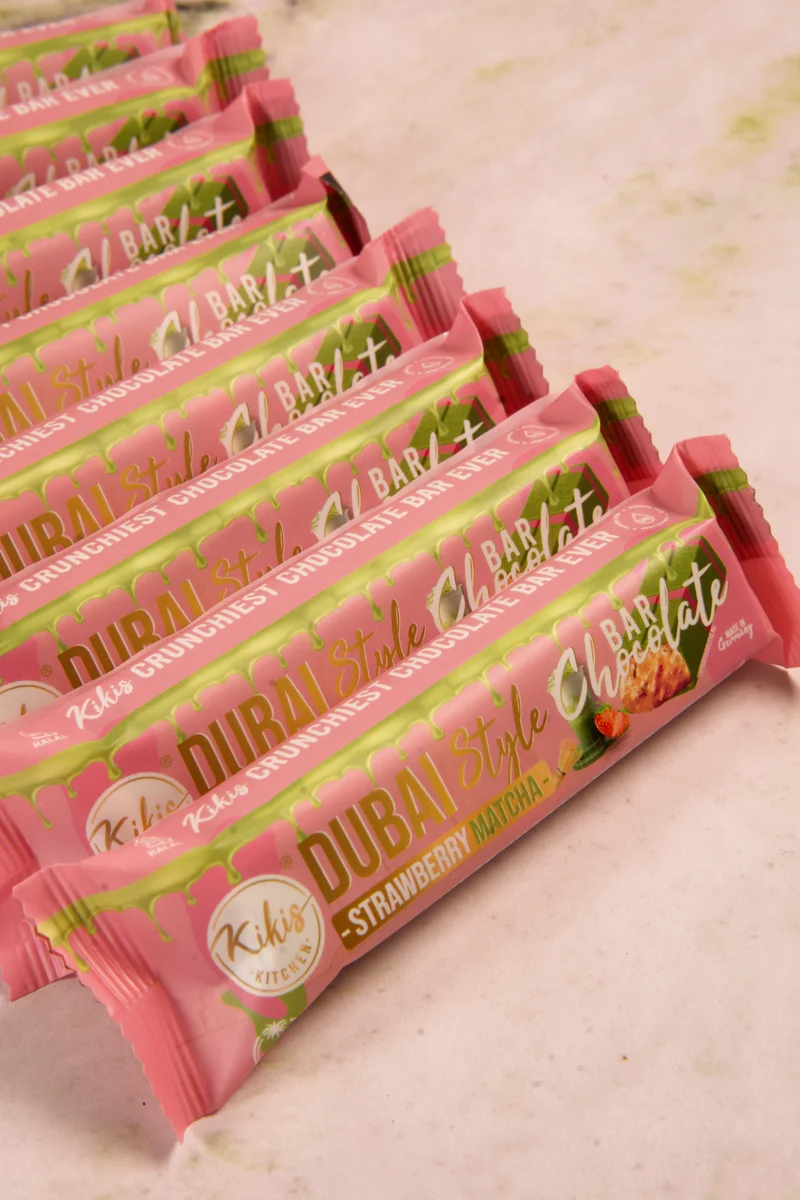 Kikis Dubai Style Bar Chocolate - Strawberry Matcha 🍫
