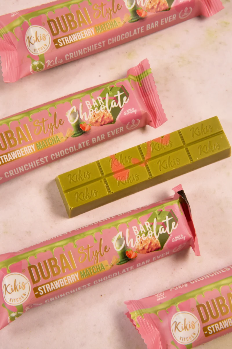 Kikis Dubai Style Bar Chocolate - Strawberry Matcha 🍫