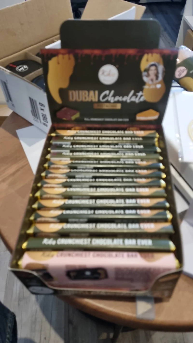 Verkaufsdisplay Dubai Schokolade für 13 Tafeln