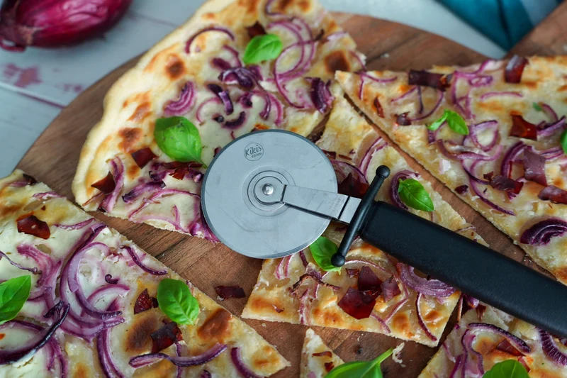 Kikis Pizzaschneider
